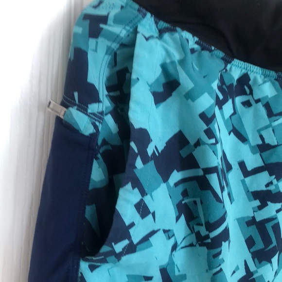 Lululemon THE Short - Picture 2 of 5